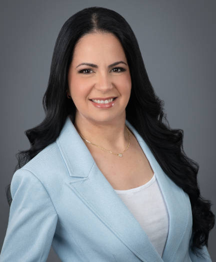 Meet Laura González, D.M.D.