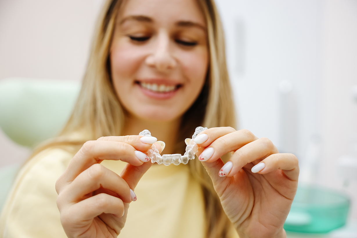 Crossbites, open bites, and minor tooth rotation.